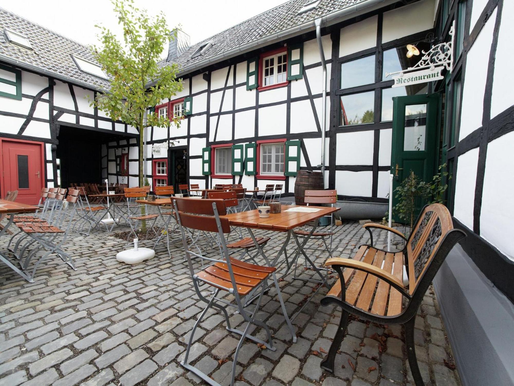 Nostalgic Apartment In The Eifel Region شليدن المظهر الخارجي الصورة